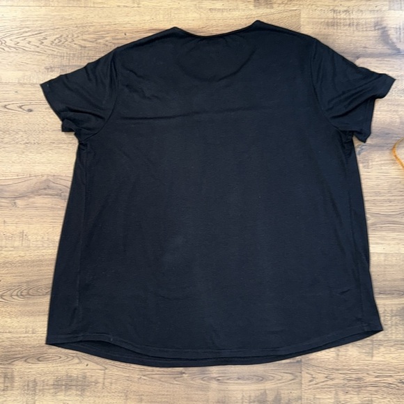 L&B Embroidered Black Top - Picture 4 of 4